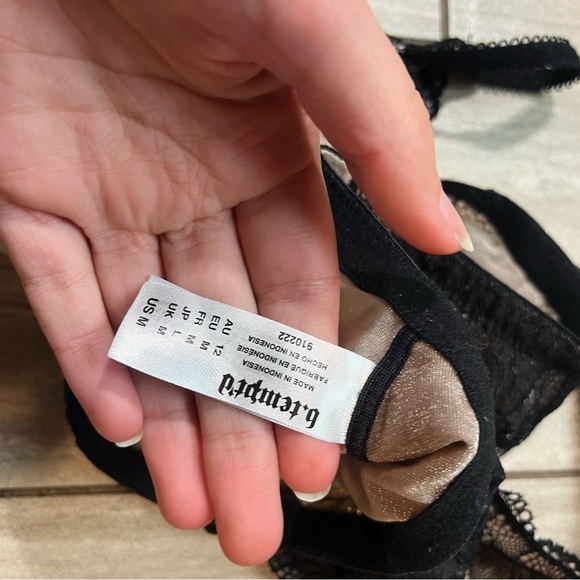 B Temptd Women's Black Lave Overlay Racerback Bralette Size Medium - Picture 4 of 4